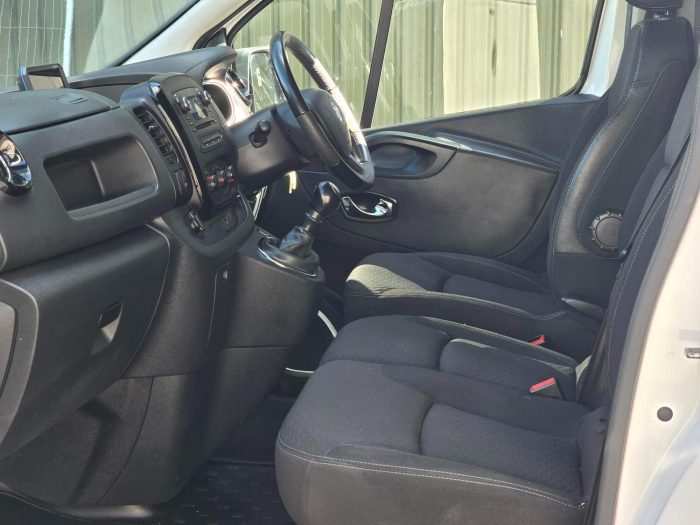Vauxhall Vivaro - Image 15