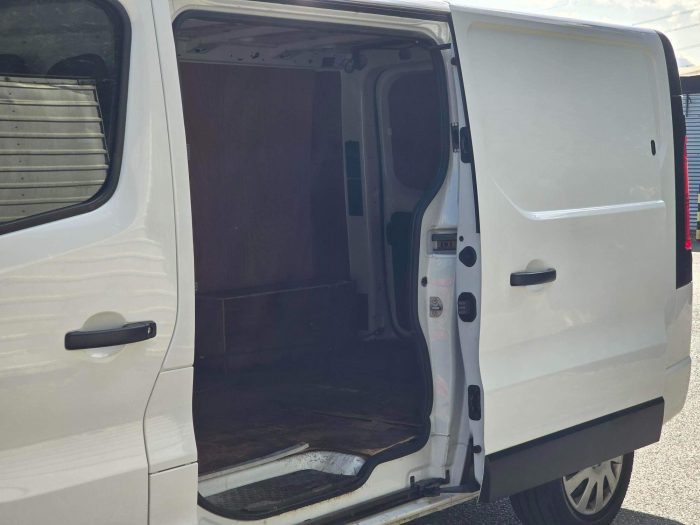 Vauxhall Vivaro - Image 8