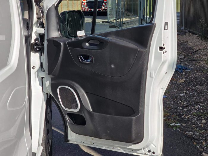 Vauxhall Vivaro - Image 10