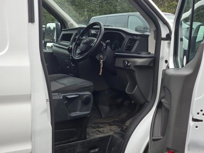 Ford Transit - Image 10