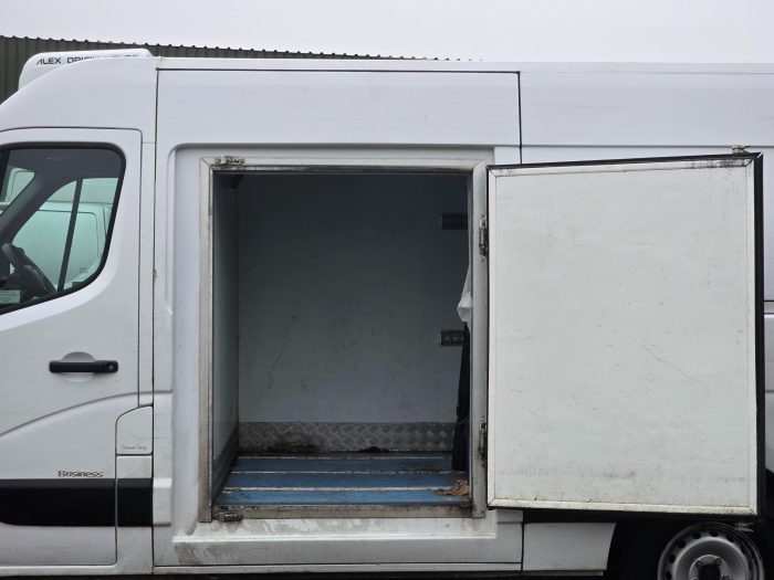 Renault Master - Image 10