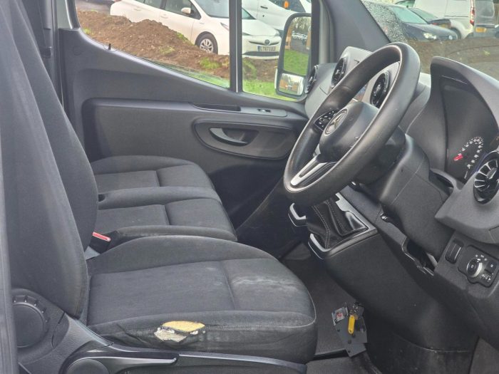 Mercedes-Benz Sprinter - Image 10