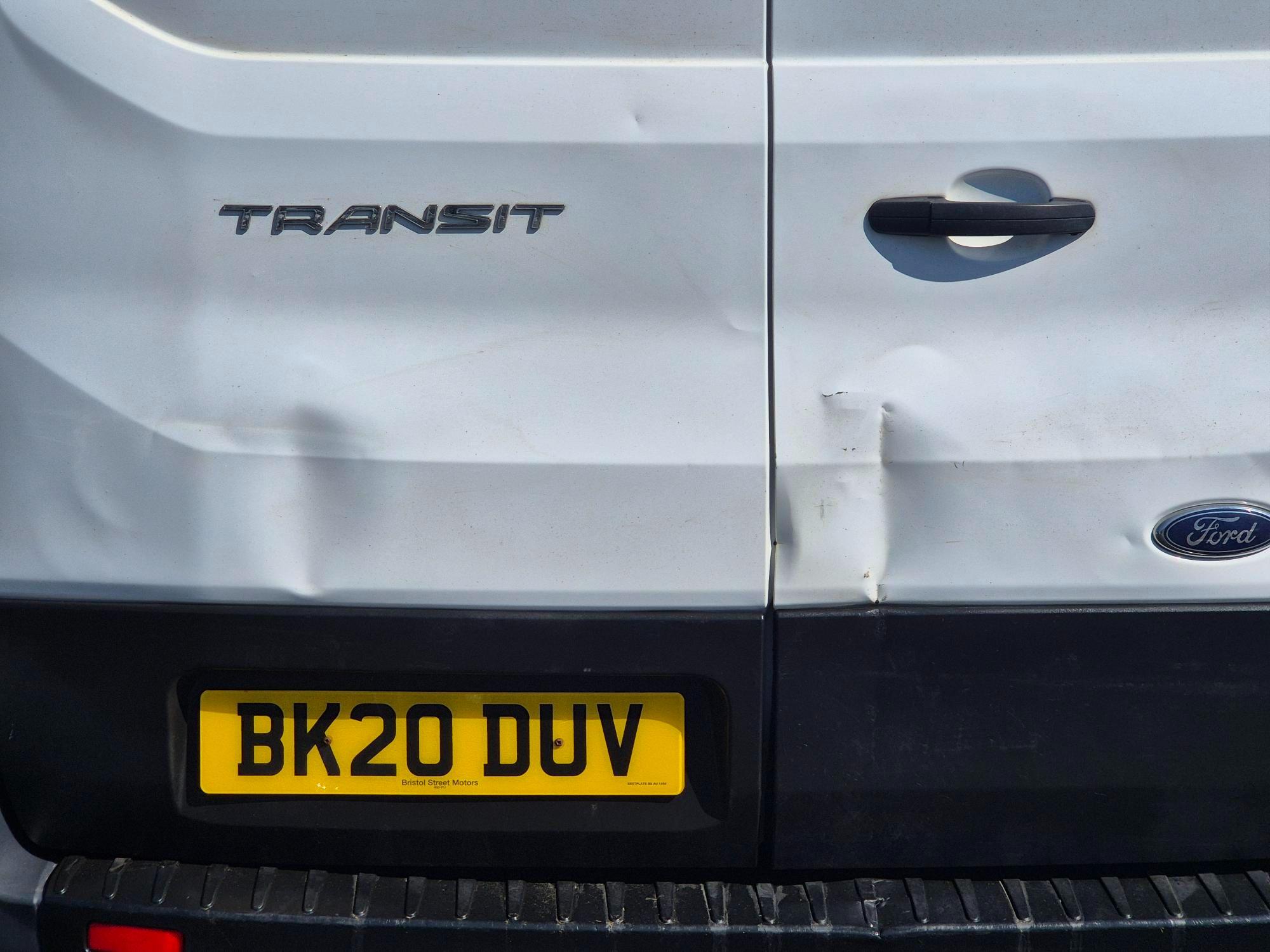 Ford Transit - Image 18