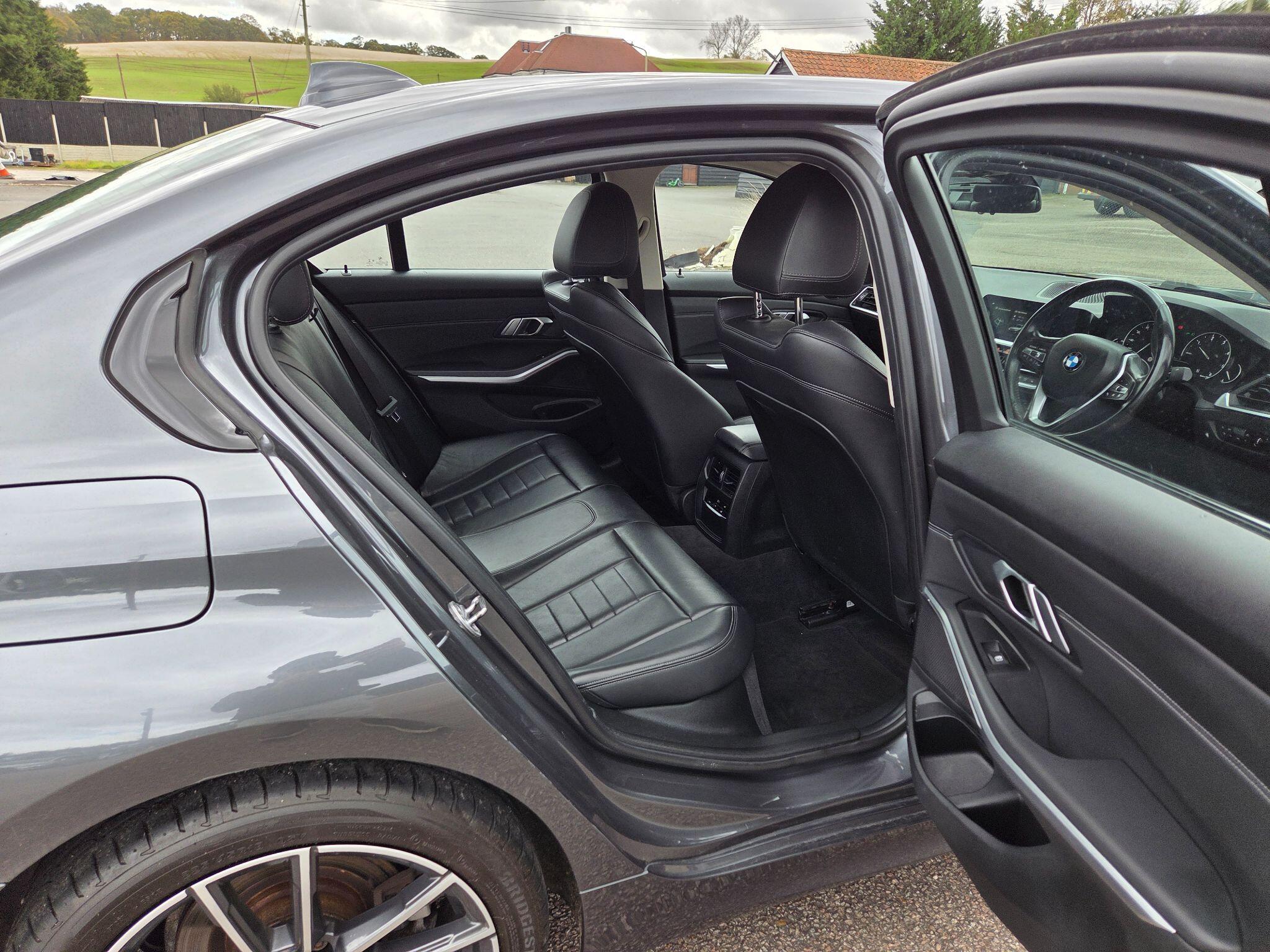 BMW 3 Series - Image 6