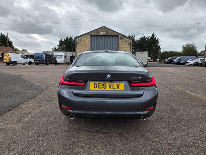 BMW 3 Series - Image 4