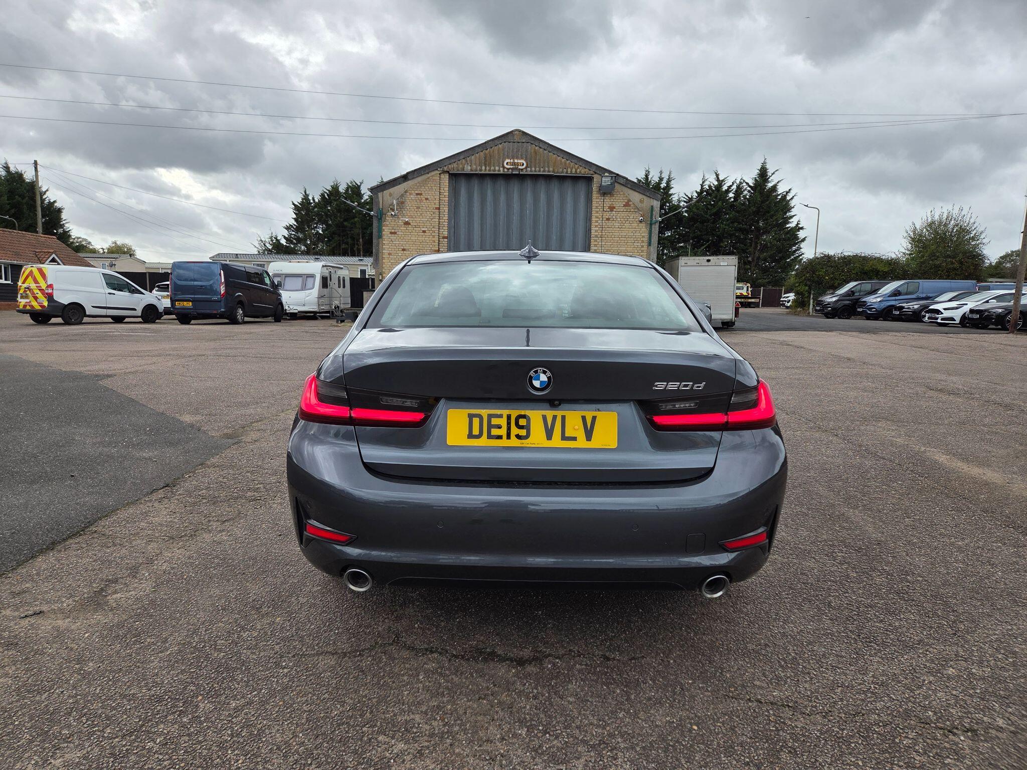 BMW 3 Series - Image 4