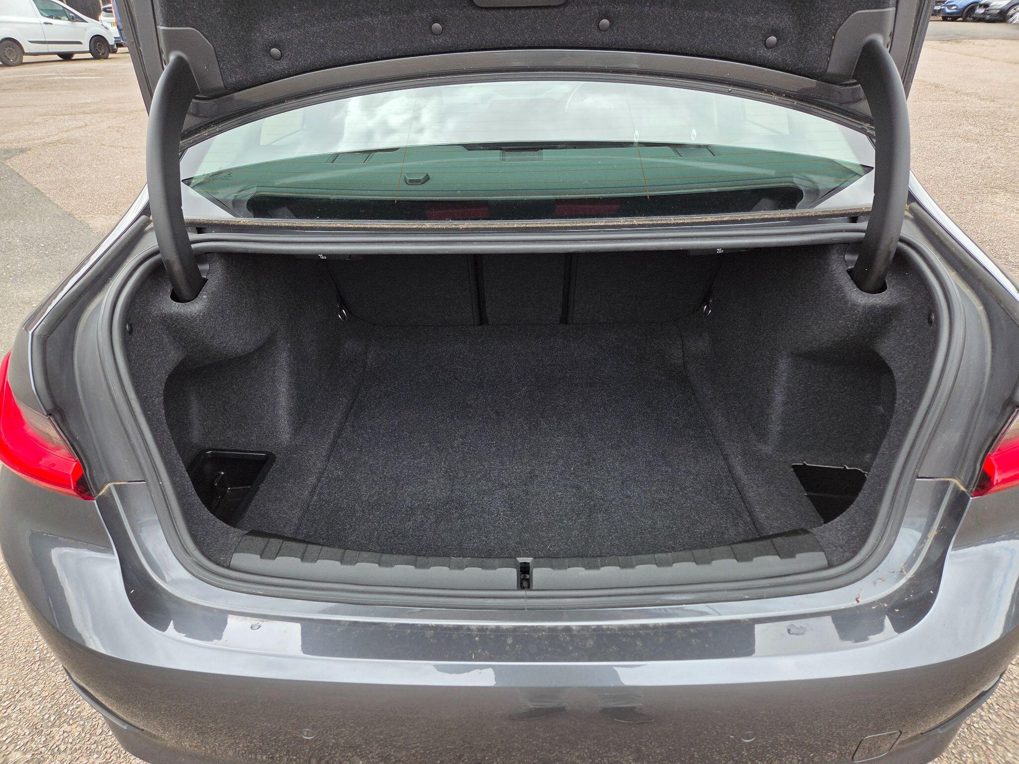 BMW 3 Series - Image 11