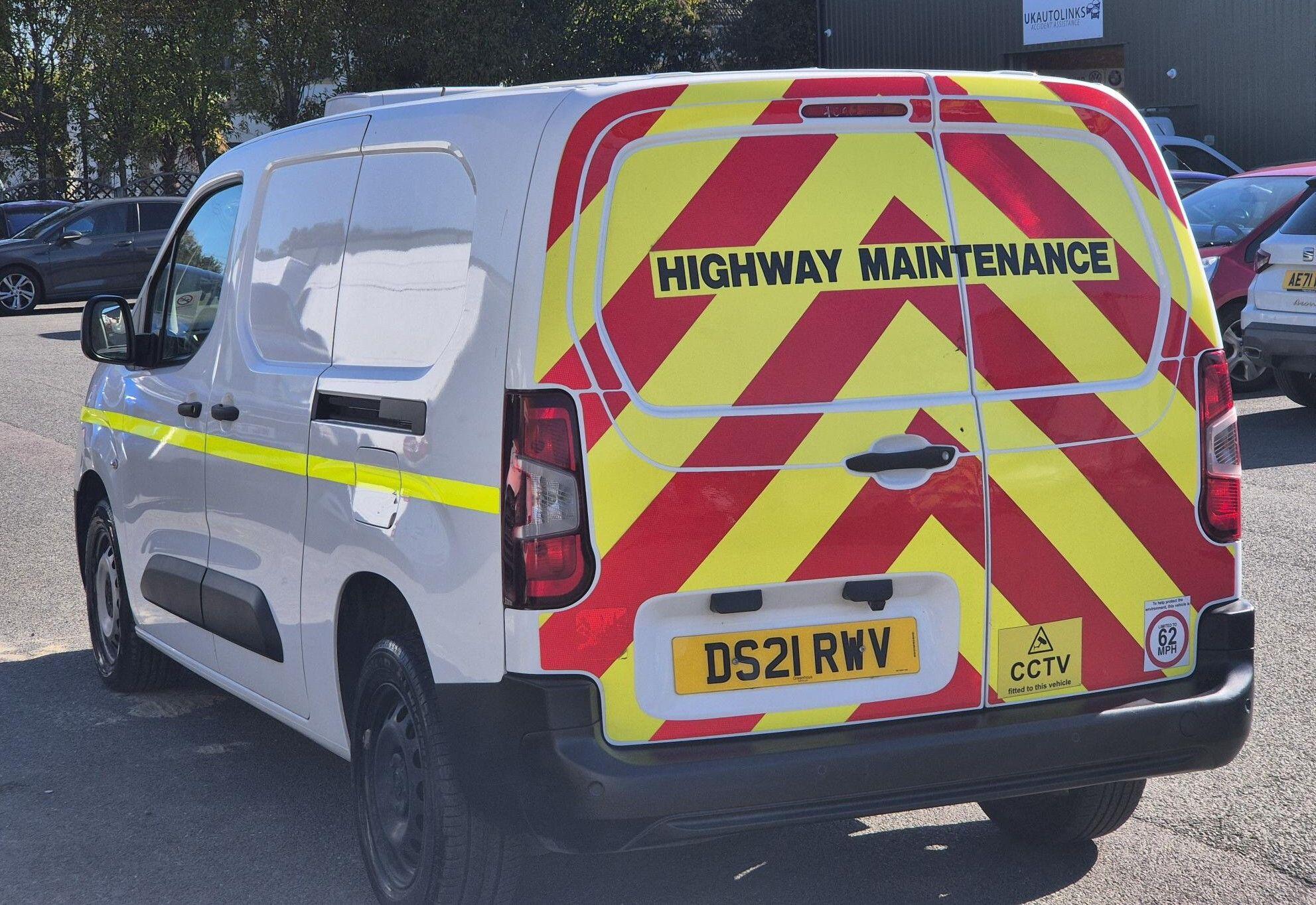 Vauxhall Combo - Image 4