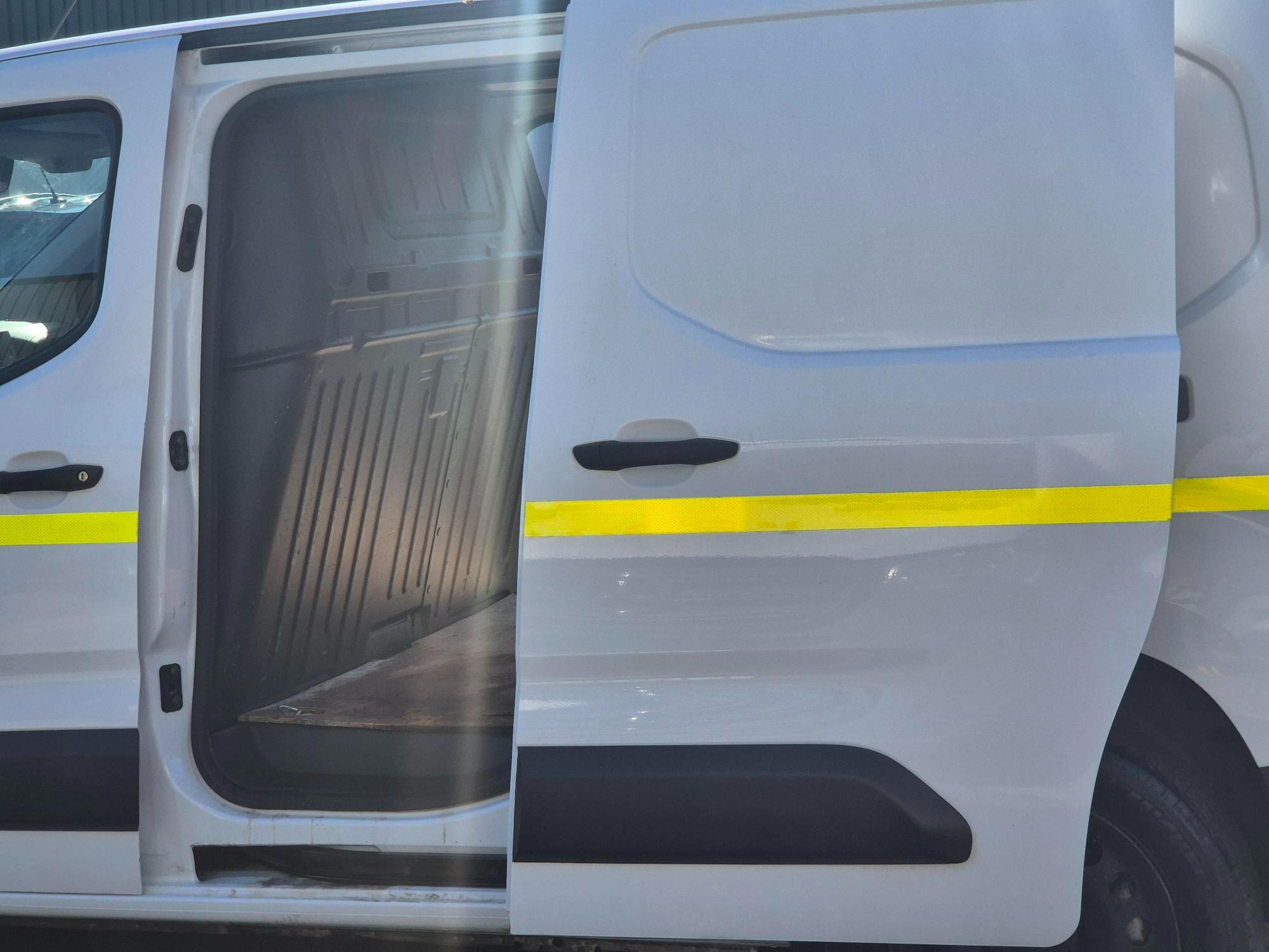 Vauxhall Combo - Image 12