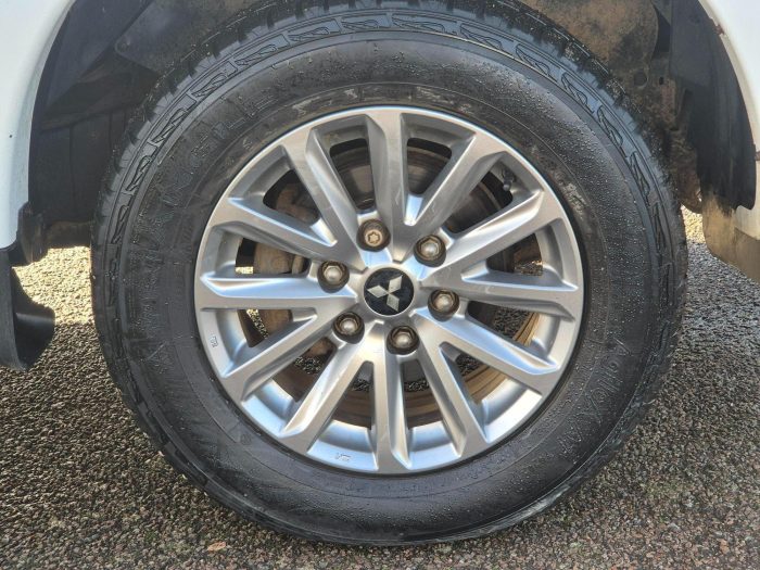 Mitsubishi L200 - Image 22
