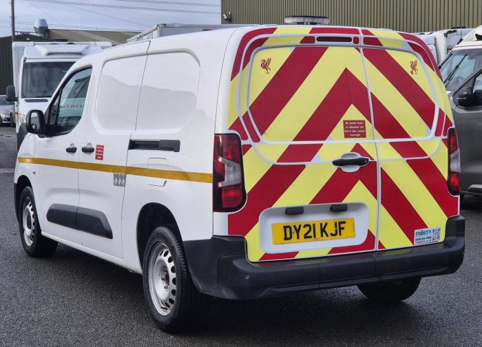 Vauxhall Combo - Image 7