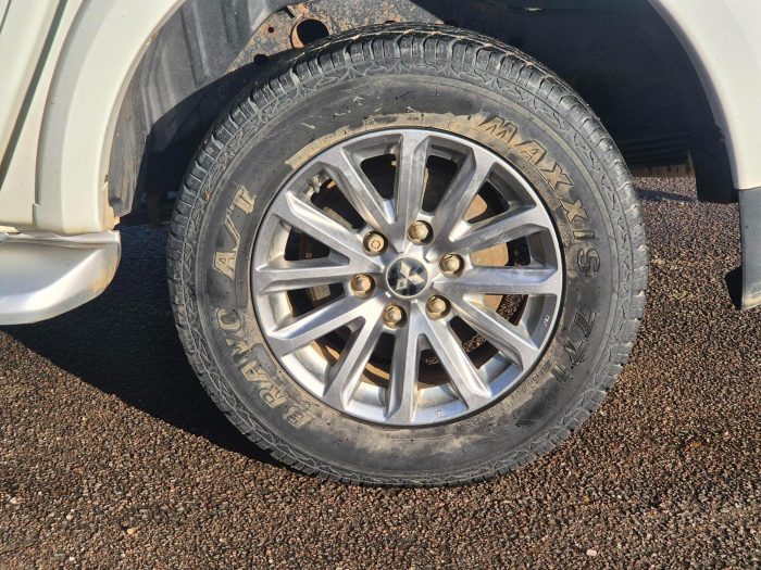 Mitsubishi L200 - Image 24
