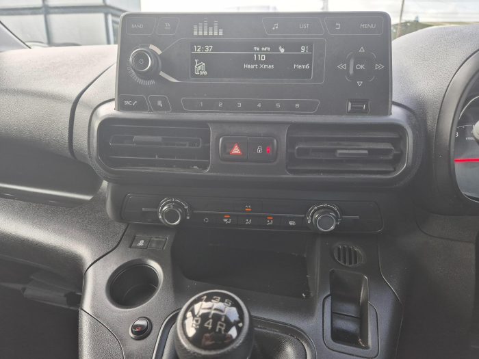 Vauxhall Combo - Image 12
