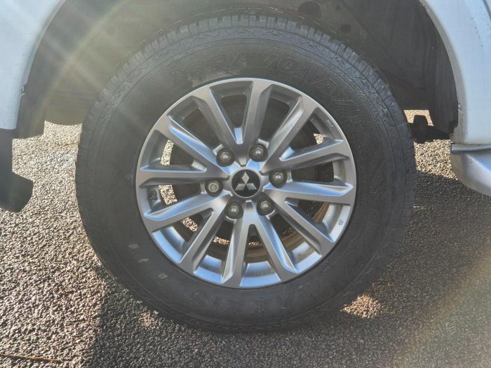 Mitsubishi L200 - Image 21