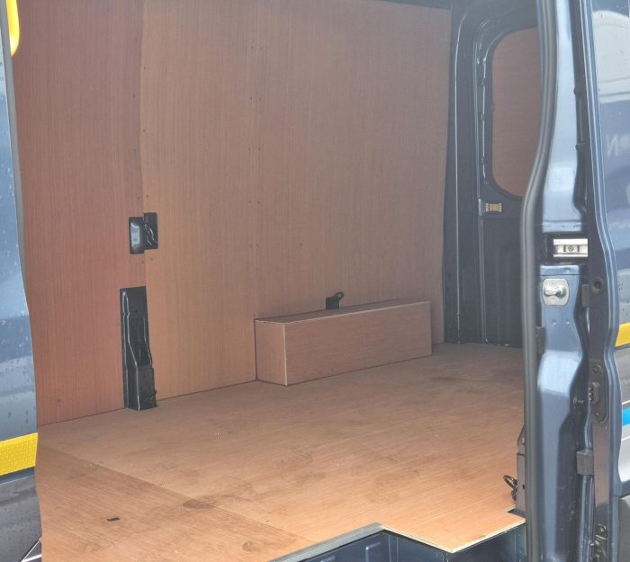 Ford E-Transit - Image 3