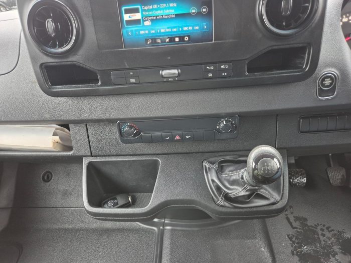 Mercedes-Benz Sprinter - Image 19