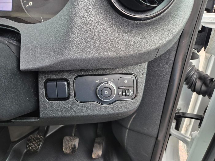 Mercedes-Benz Sprinter - Image 14