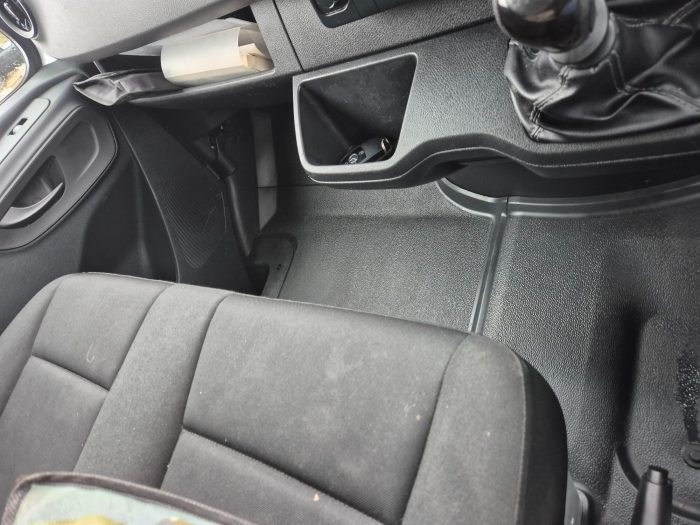 Mercedes-Benz Sprinter - Image 16